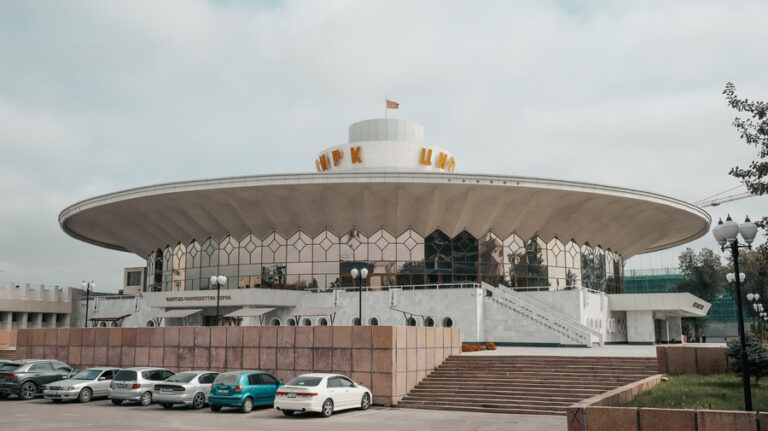 Ruta soviética de Biskek: descubre la arquitectura brutalista de la capital de Kirguistán